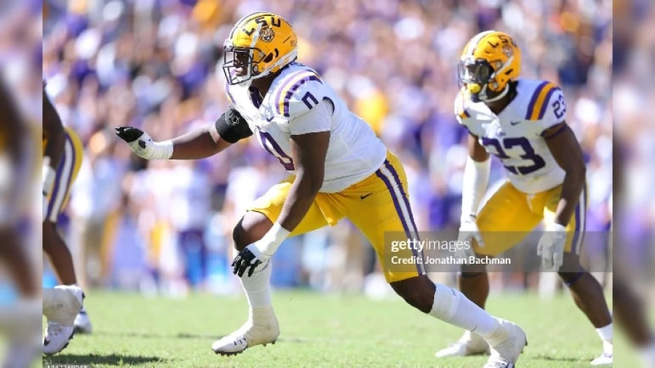 LSU DT Maason Smith visits with the Saints