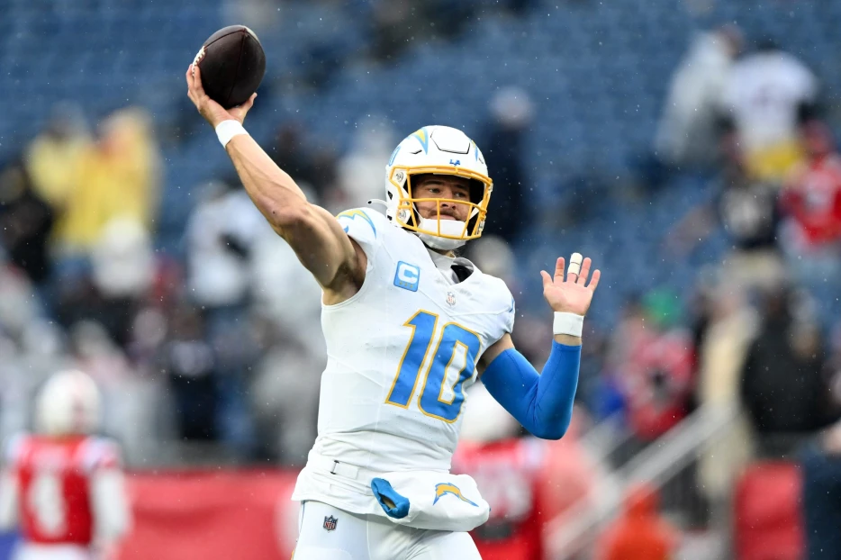 Chargers Reportedly Rejected Justin Herbert Trade Offers From Patriots, Vikings