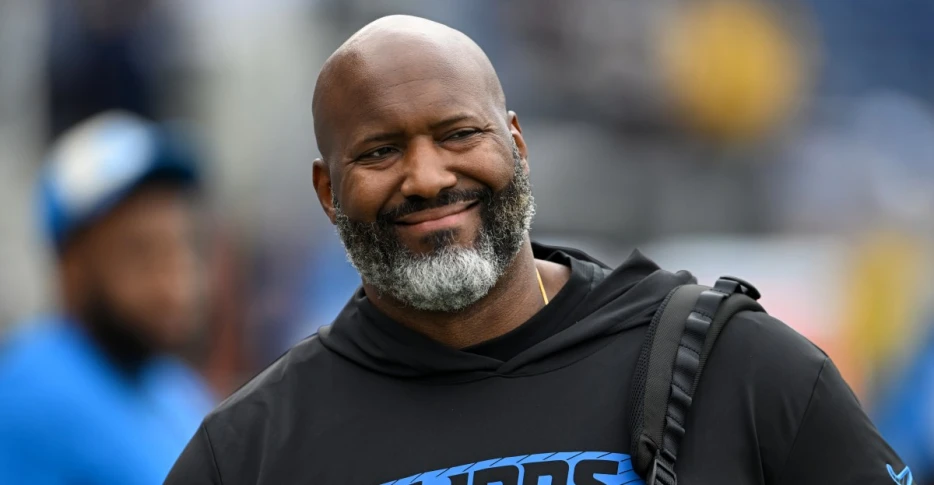 Should the Lions be buyers, sellers, or stand pat at the trade deadline?