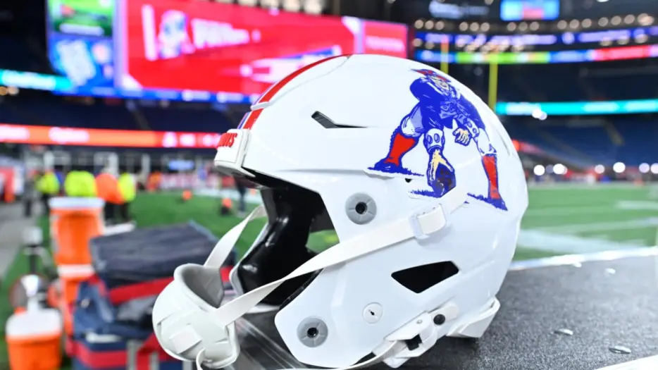 New England Patriots’ 24-Year-Old Receiver Making Highlights Early in Training Camp
