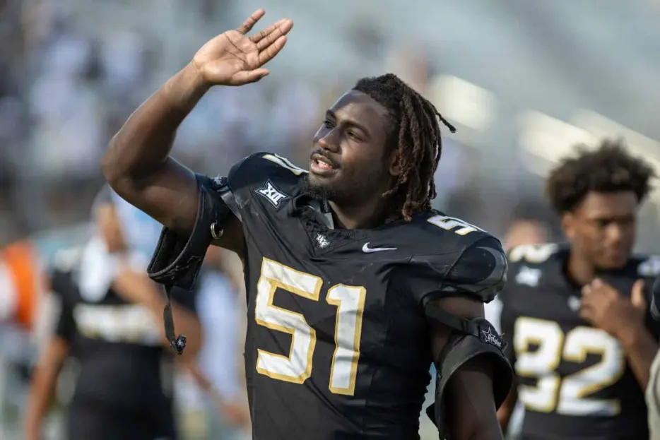 Realistic for Malachi Lawrence to set Cowboys rookie sack record?