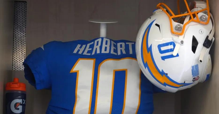 NFL world ready to ‘load up’ on Justin Herbert stock in 2026