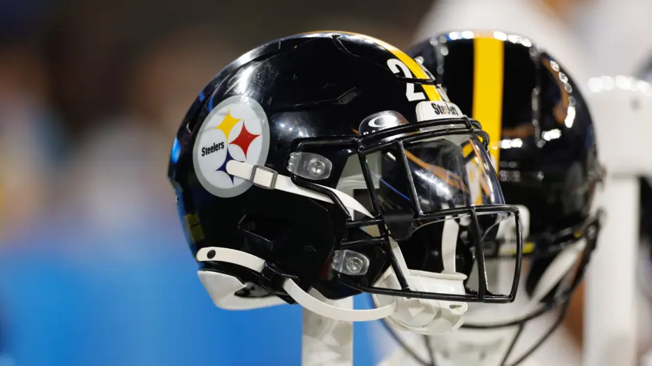 Steelers sign C Greg Crippen, waive OL Sataoa Laumea