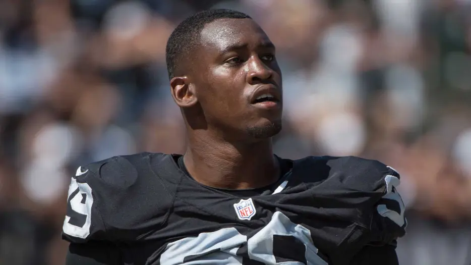 Video shows 49ers’ Aldon Smith opening up during haircut days before death