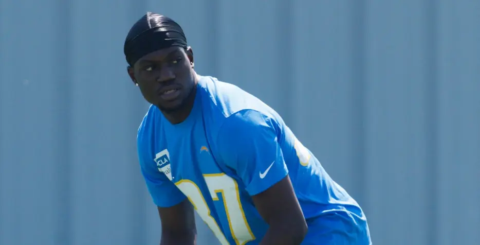 Los Angeles Chargers Roster: Isas Waxter, CB, scheme fit, 2026 outlook