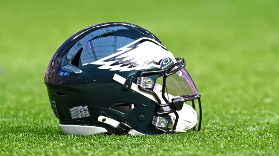 Philadelphia Eagles Advised to Add Future Hall of Famer