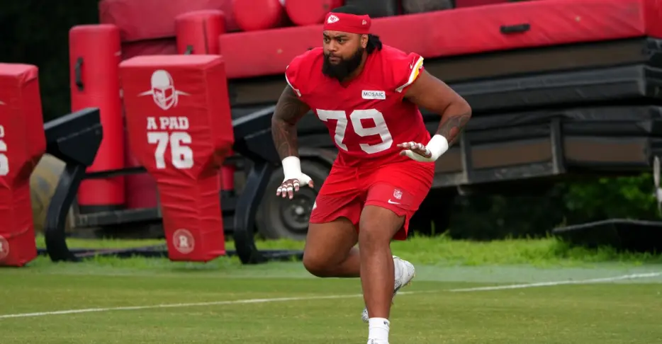 In July ‘Reacts’ poll, Chiefs fans are intrigued by right tackle battle