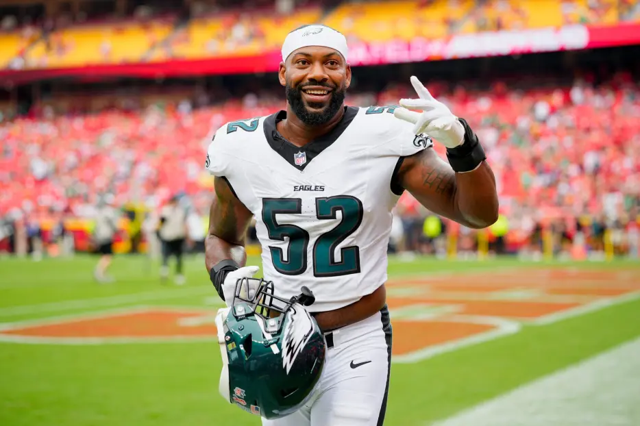 Eagles Make Four Moves, Release OLB Za’Darius Smith From Retired List