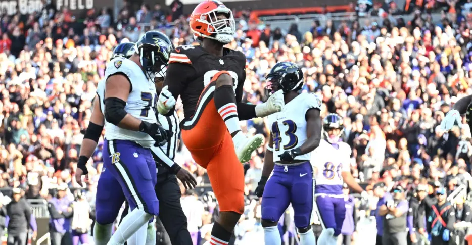 NFL free agency: News on 2 former* Browns defensive ends