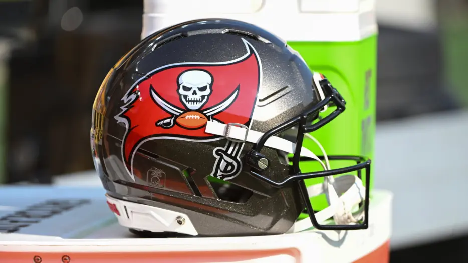 Buccaneers name Tony Castricone their new radio play-by-play announcer