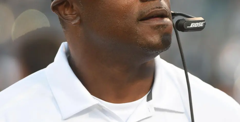 Why Joe Woods coaching Raiders secondary is key for Rob Leonard