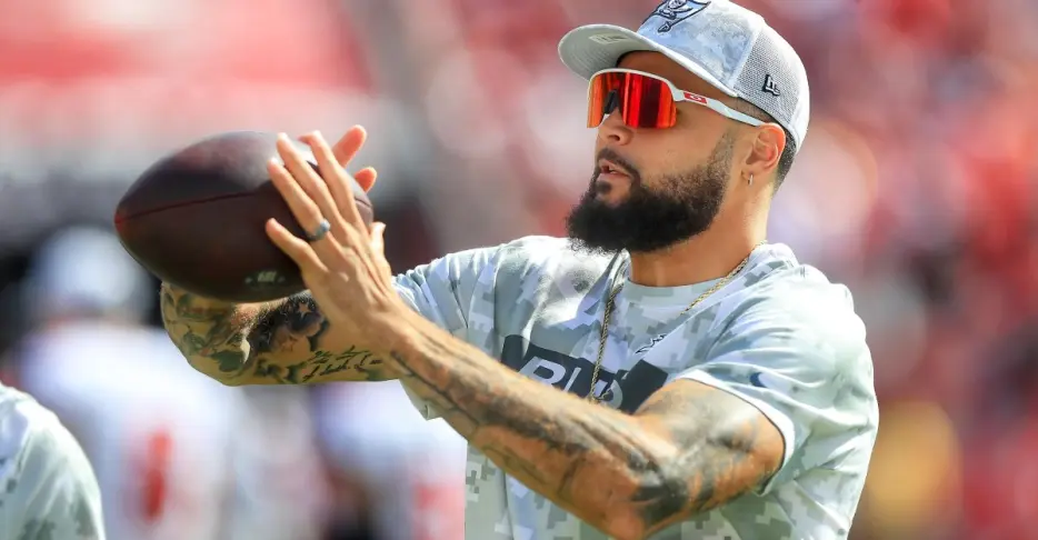 Former NFL wide receiver thinks Mike Evans will have his best season…as long as he plays 17 games