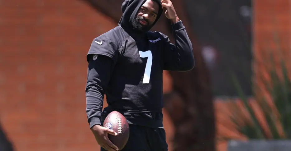 Mandatory minicamp is here as Jacoby Brissett and Josh Sweat hang out