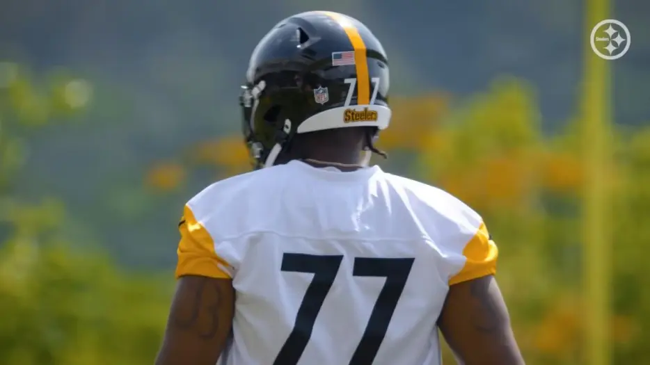 Watch: Broderick Jones Doing ‘A Bit More’ At Practice As He Rehabs Neck Injury