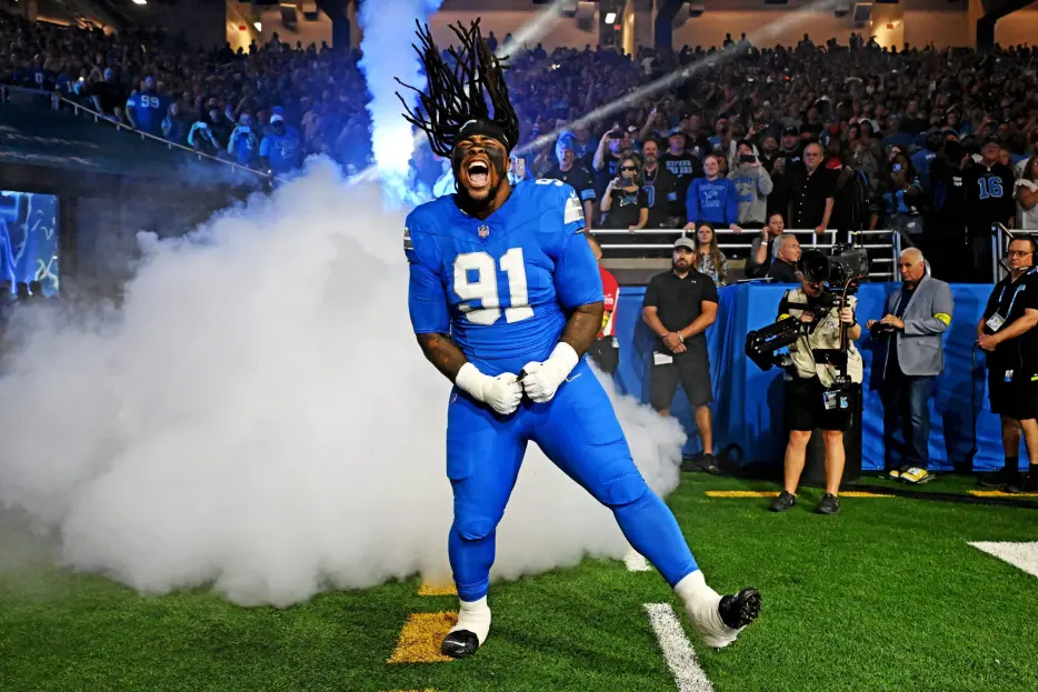 NFC Notes: Tyleik Williams, Kyron Drones, Lions, Packers, Vikings