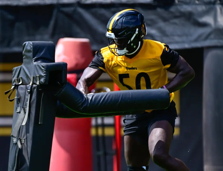 Former First-Round Pick Jamin Davis Trying to Create Spot with Steelers
