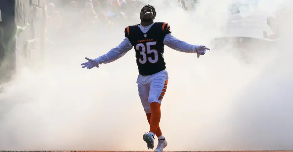 Jalen Davis will enter Bengals training camp favored to win key position battle