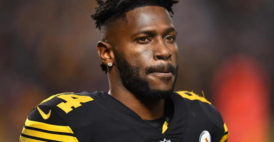 Antonio Brown goes off on JuJu Smith-Schuster in social media rant