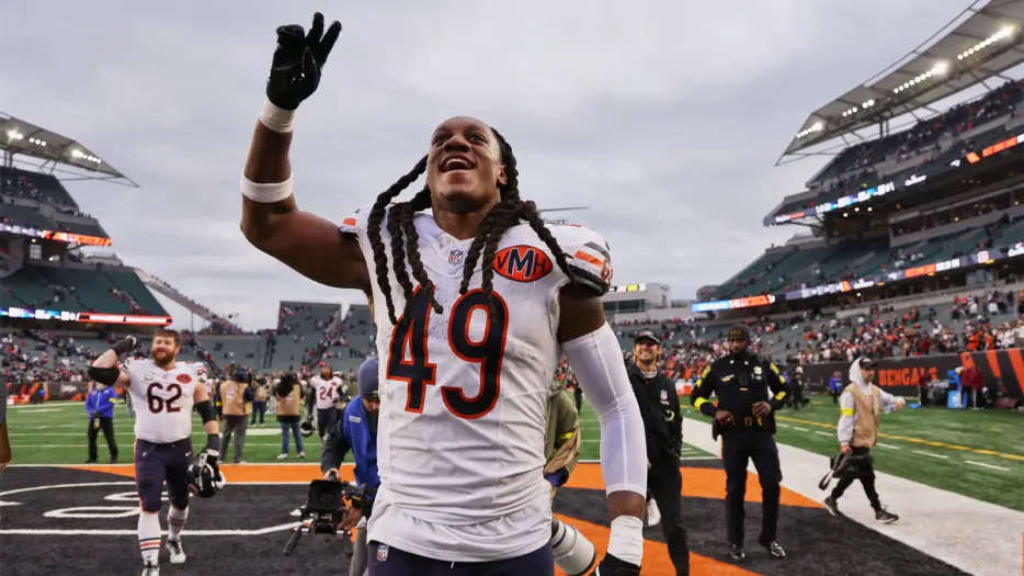 Why Giants’ Tremaine Edmunds tipped his cap to new teammate Brian Burns