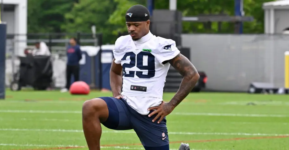 What moving Jeremiah Webb to IR after Gabe Jacas signing means for the Patriots