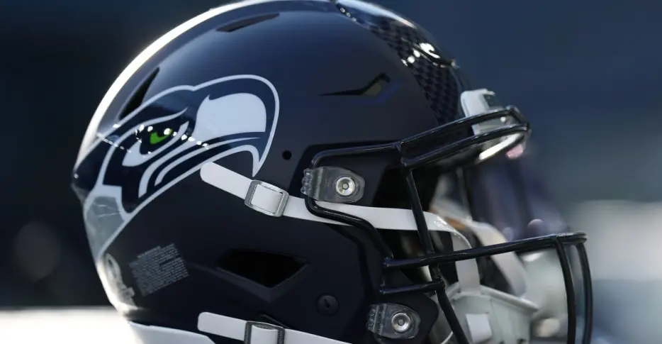 Seahawks bring back former draft pick, longtime scout Eric Stokes