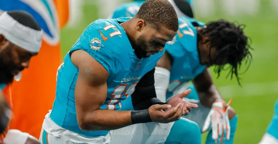 Dolphins head coach praises new leadership on roster