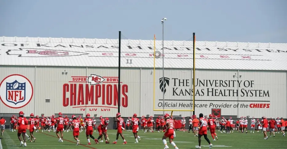 Chiefs News 7/1: ESPN gives Kansas City’s offseason a C+
