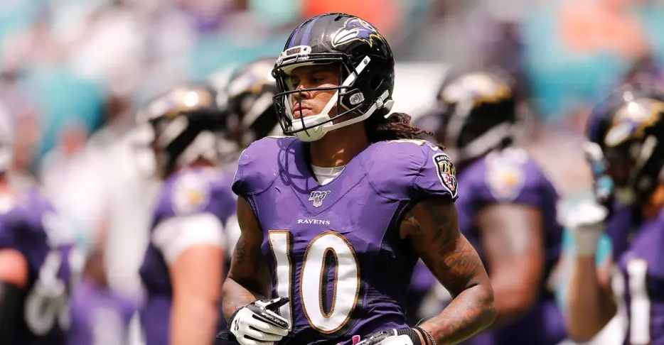 Ravens to reunite with WR Chris Moore, sign OL Hakeem Adeniji
