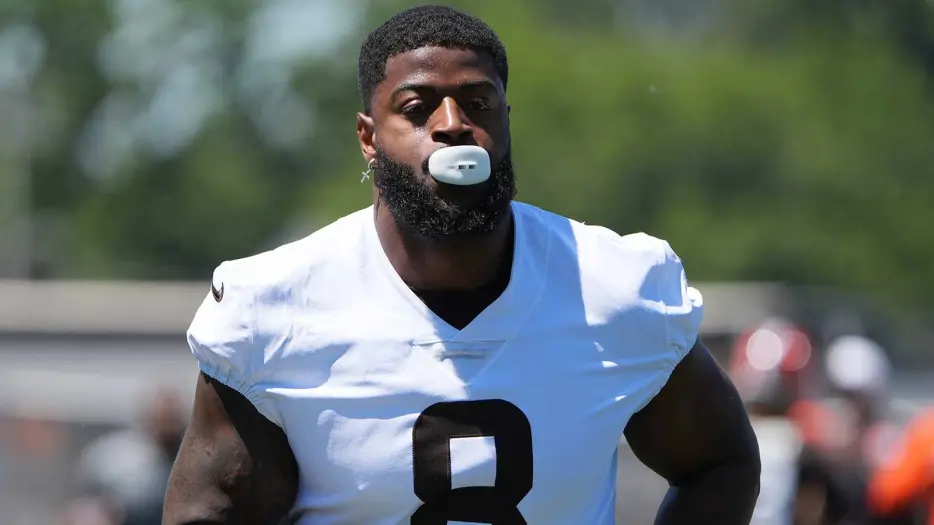 Browns’ Jared Verse on verge of locking in No. 8 thanks to Dillon Gabriel