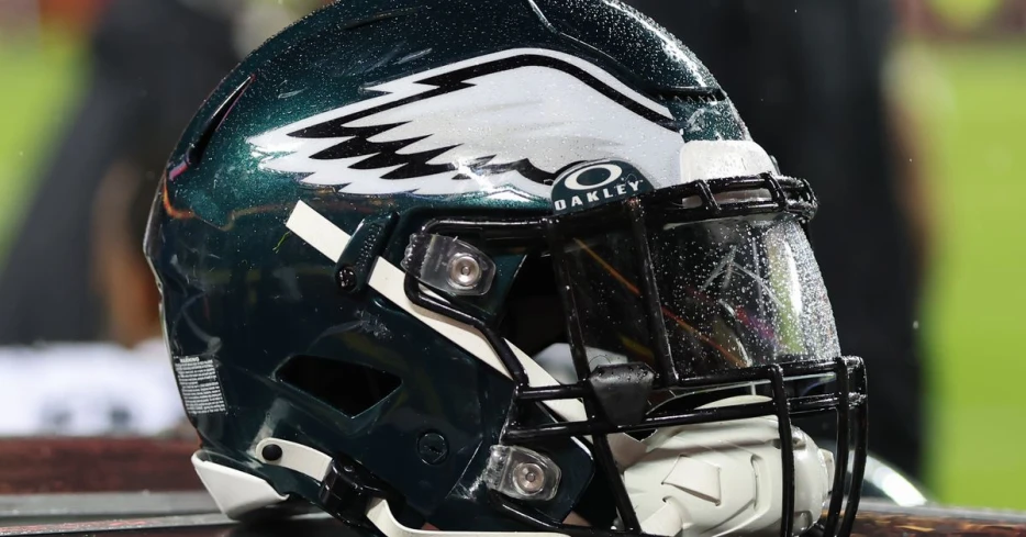 Jeremiah Trotter Jr. survives injury scare at end of Eagles training camp practice