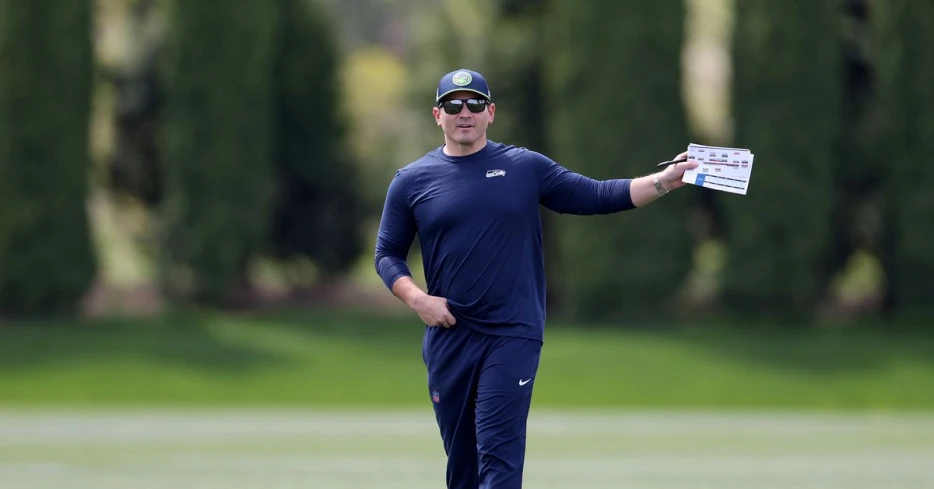 Pre-Snap Reads 7/26: Mike Macdonald wants ‘elegant simplicity’ from Seahawks offense