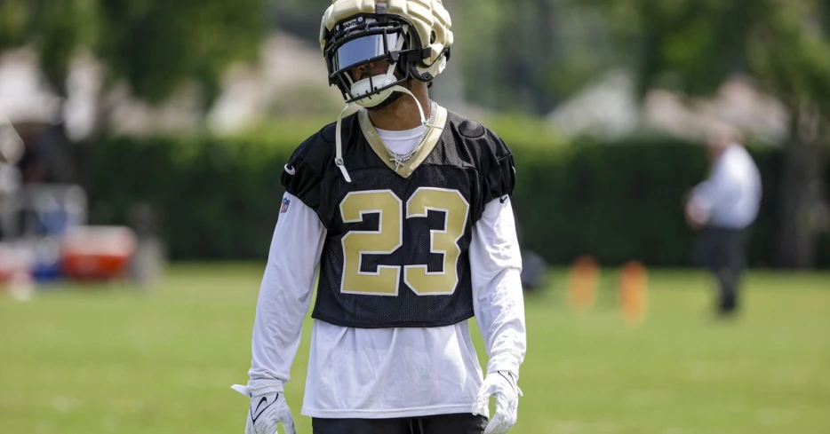 Saints CB Marshon Lattimore leaves practice early with hip injury