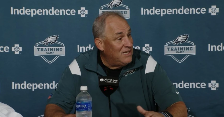 Vic Fangio talks Bryce Huff, Eagles CB and LB battles, and his own analytics system
