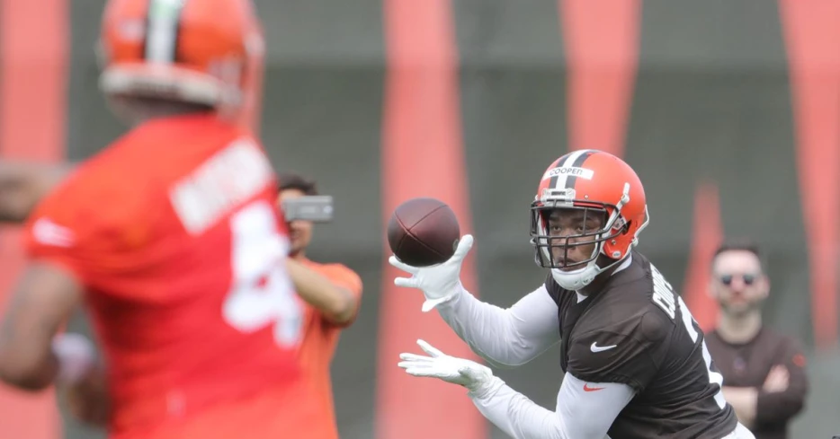 Video: Browns first team drills, Deshaun Watson connects with Amari Cooper