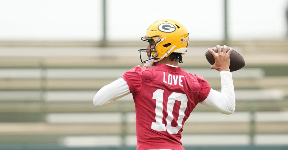 Jordan Love signs 4-year extension with Packers, ending holdout