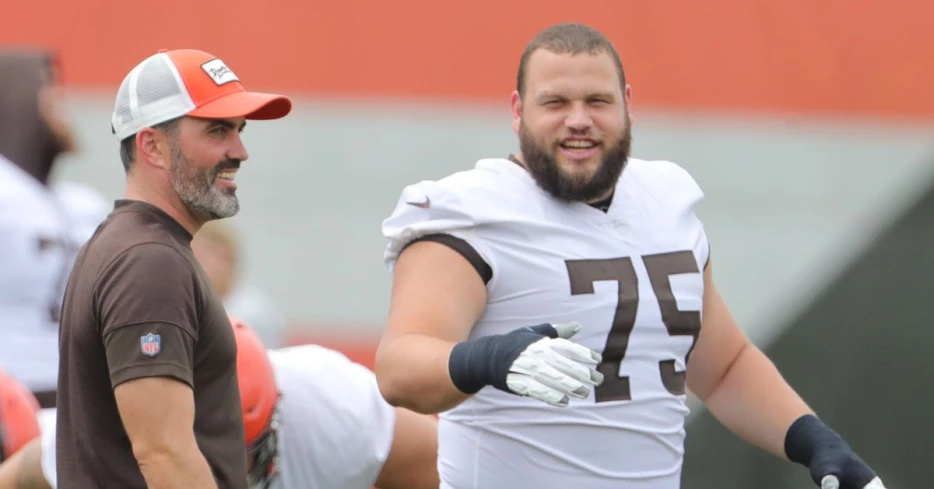 Browns’ Joel Bitonio headed for impressive milestone against the Eagles