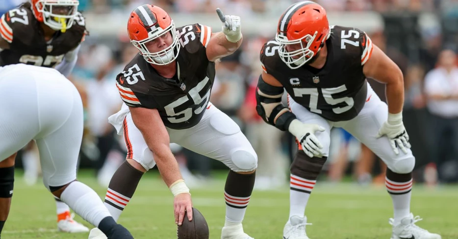 Daily Dawg Chow 10/18: Browns News; team will be playing in Brook Park, Ethan Pocic returns to practice &amp; more