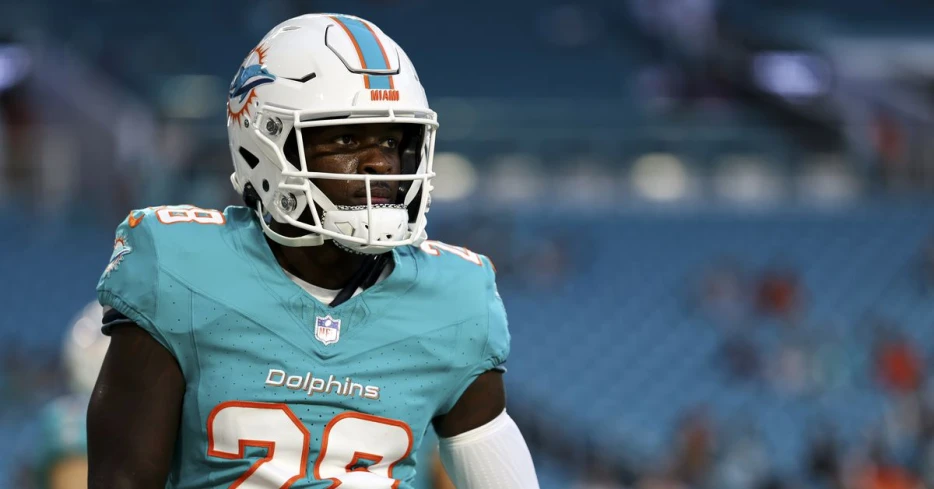 Dolphins vs. Colts injury update: De’Von Achane clears concussion protocol; Jevon Holland doubtful