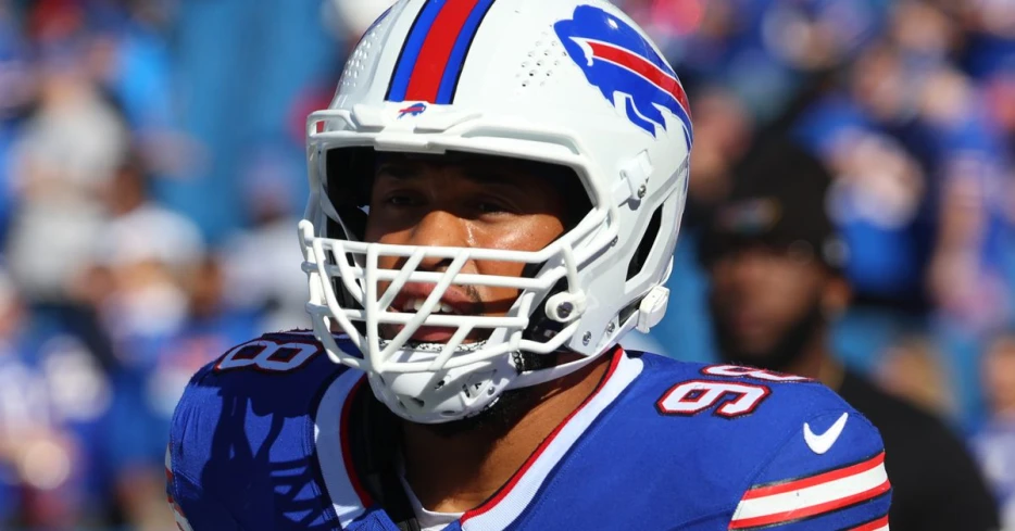 Big Man INT alert: Buffalo Bills Austin Johnson hauls in a pass by Geno Smith