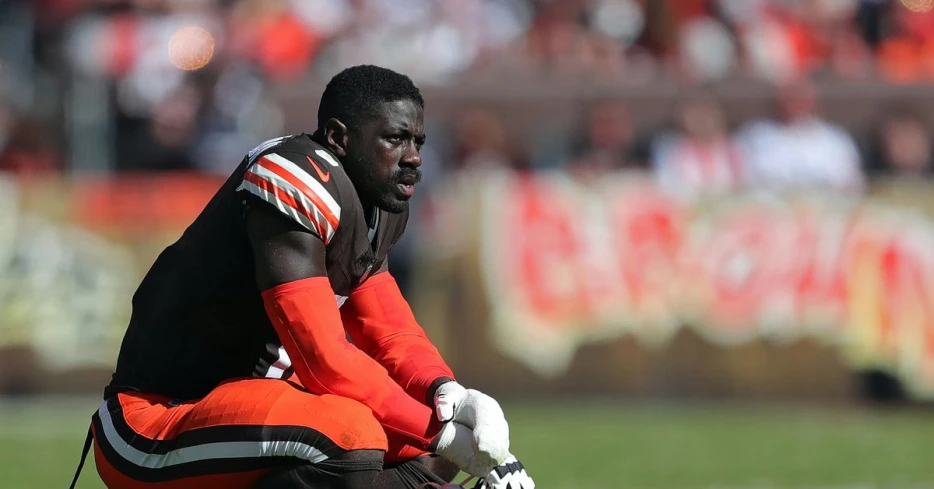 Browns injury: JOK carted off field, taken to hospital; remains hospitalized overnight (Update)