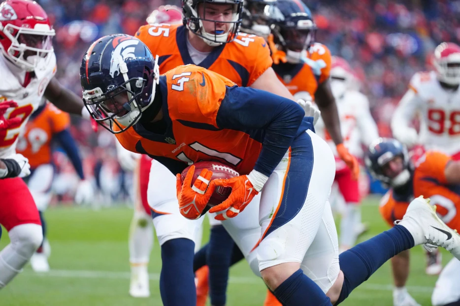 Denver Broncos safety P.J. Locke, OLB Drew Sanders return to practice