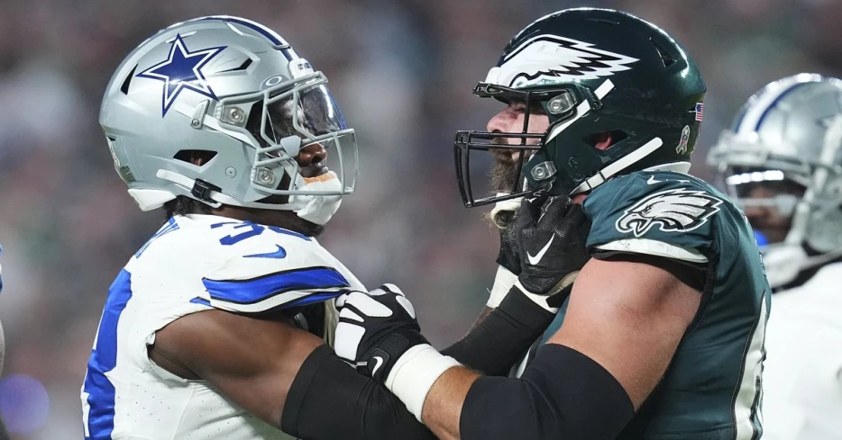 Bar erupts in “Kelce” chants as the Eagles legend celebrates win over Cowboys