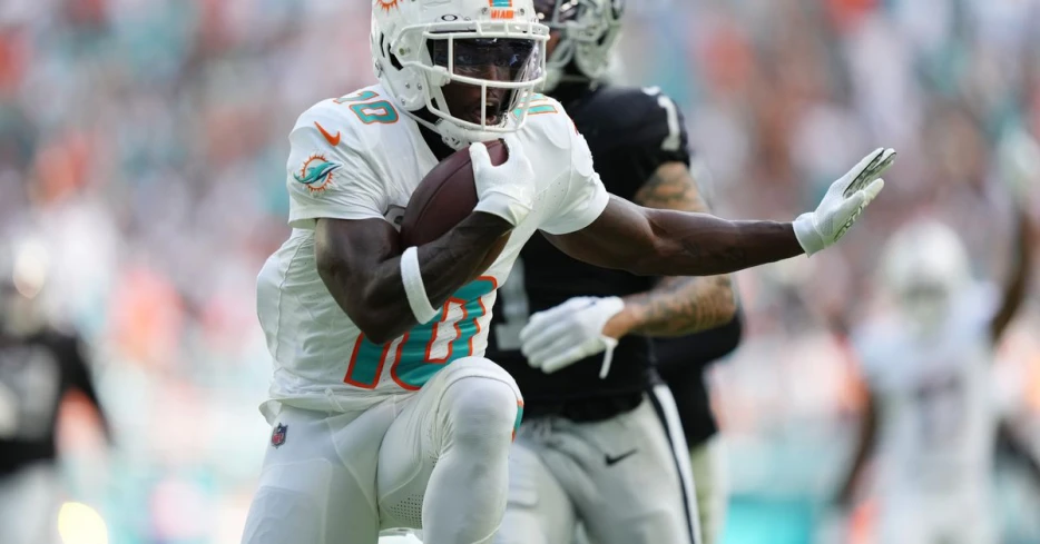 Raiders-Dolphins: Can they stop Tyreek Hill?