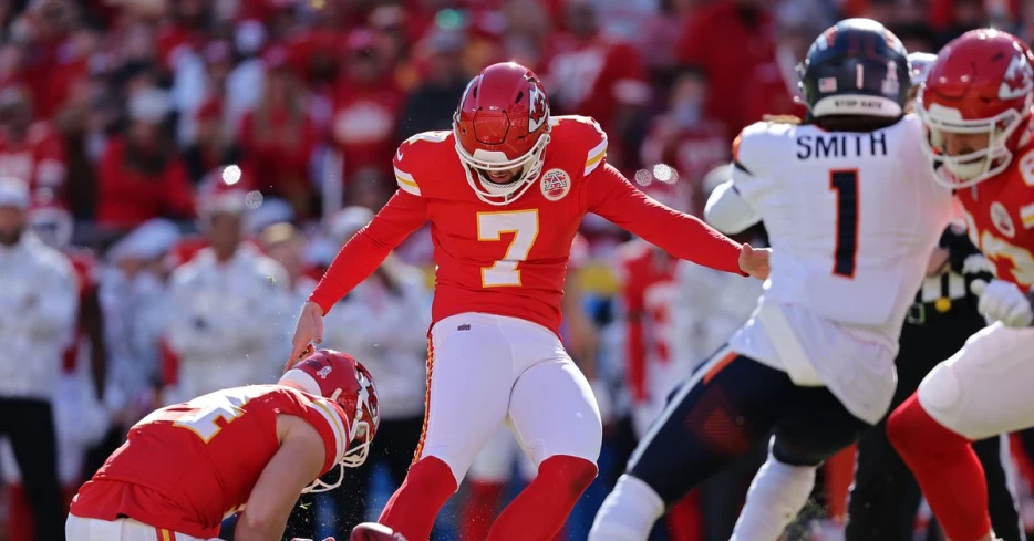 Examining Harrison Butker’s knee injury — and what to expect