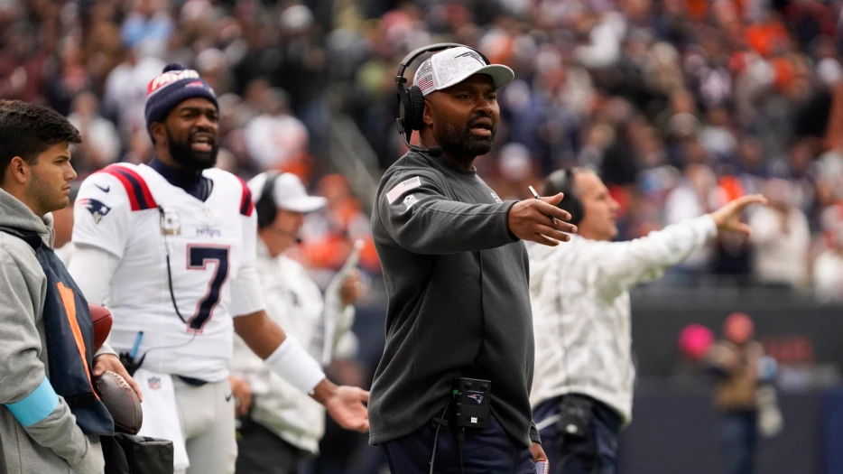 Patriots Taking On Jerod Mayo’s ‘Inconsistent’ Identity After Week 11 Loss