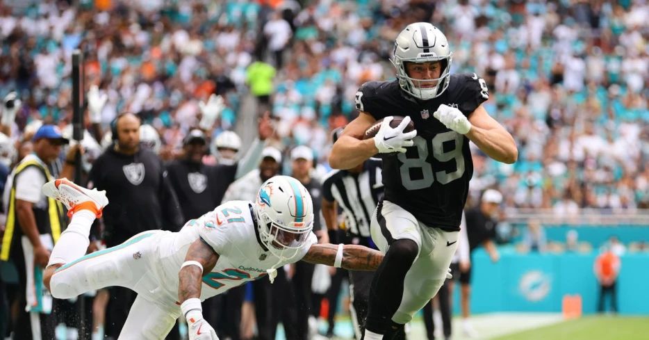 Raiders-Dolphins winners and losers: Brock Bowers is indeed a unicorn