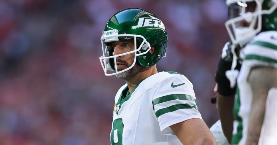 Report: There is “no guarantee” Aaron Rodgers is a Jet in 2025