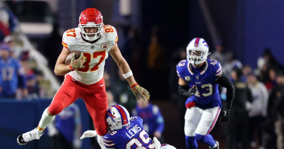 Arrowheadlines:  The Chiefs should consider scaling back Travis Kelce’s workload