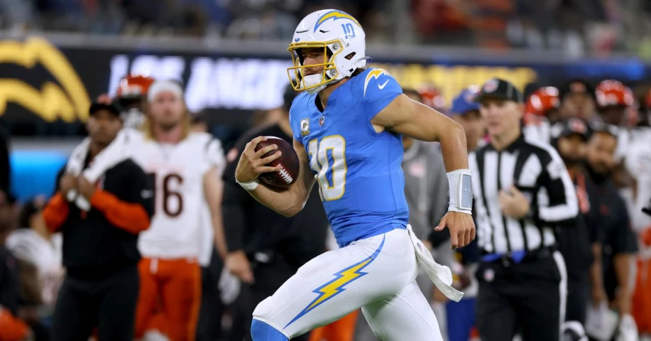 Chargers Power Rankings Roundup: Bolts keep pace with fellow contenders after 4th consecutive win