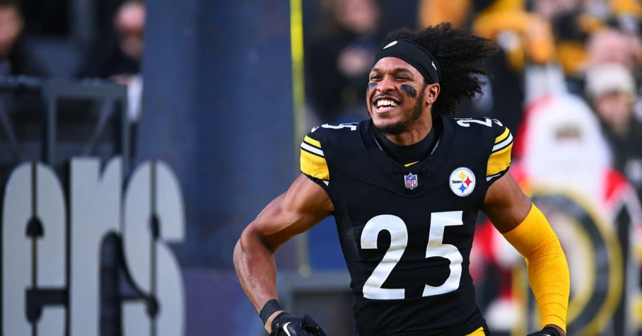 Steelers sign S Eric Rowe to practice squad